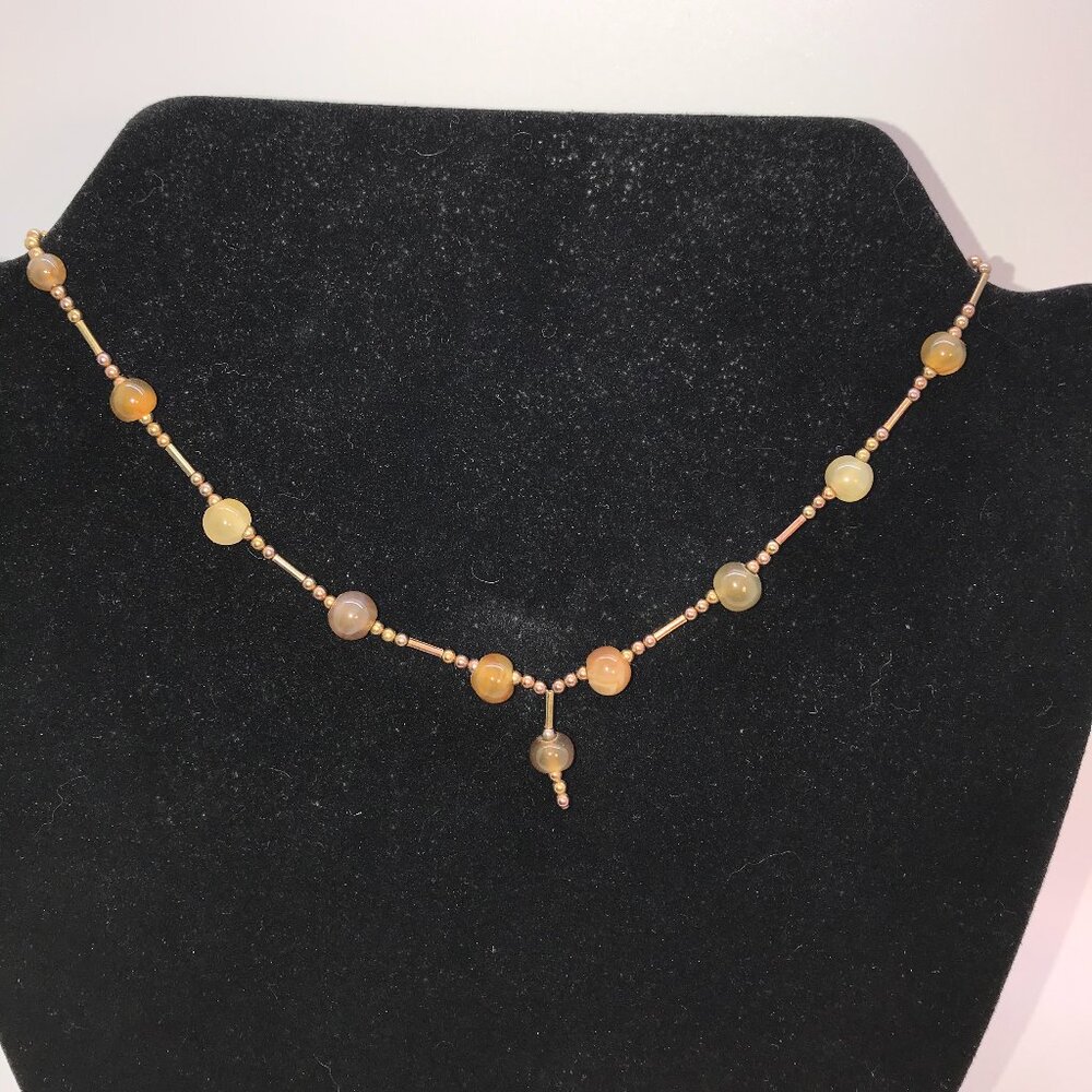15 1/2" Agate and Gold Beaded Necklace